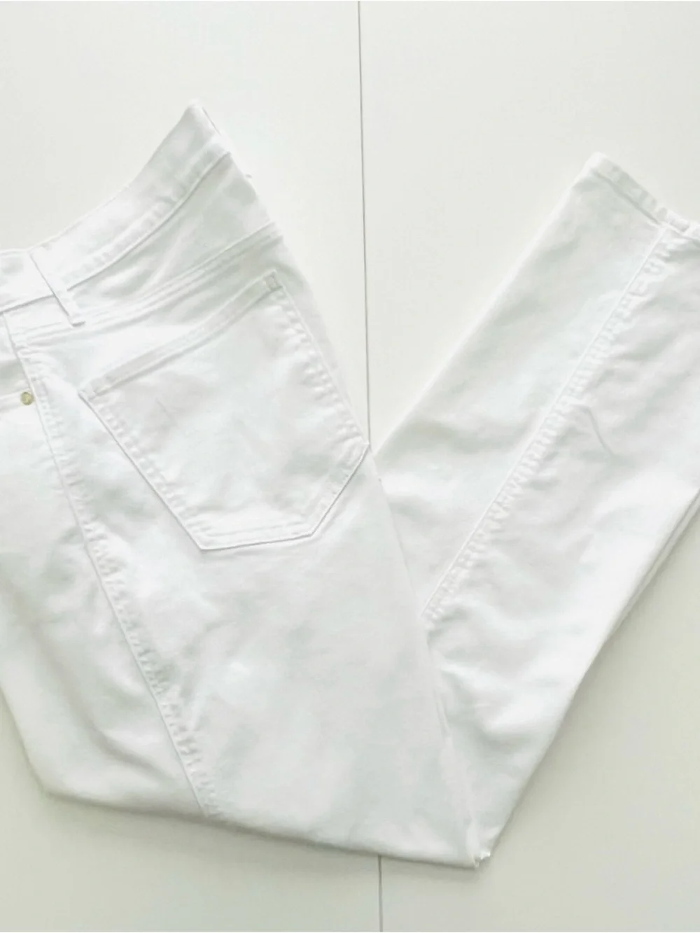 Express White High-Rise Straight Leg Distressed Ankle Jean Size 12L